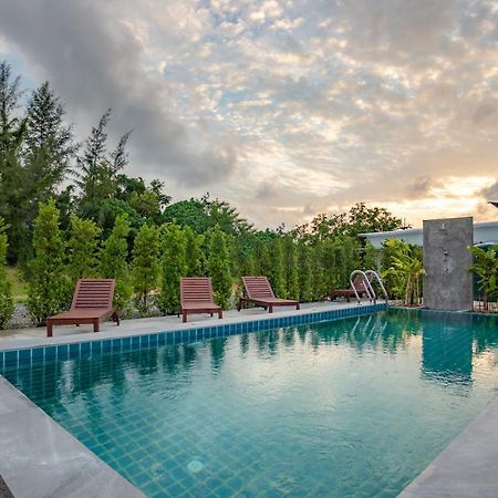 Malinee Resort Pantai Bang Tao Bagian luar foto