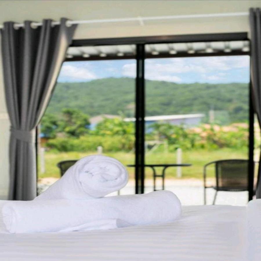 Malinee Resort Pantai Bang Tao Bagian luar foto