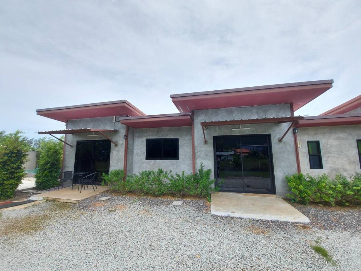 Malinee Resort Pantai Bang Tao Bagian luar foto