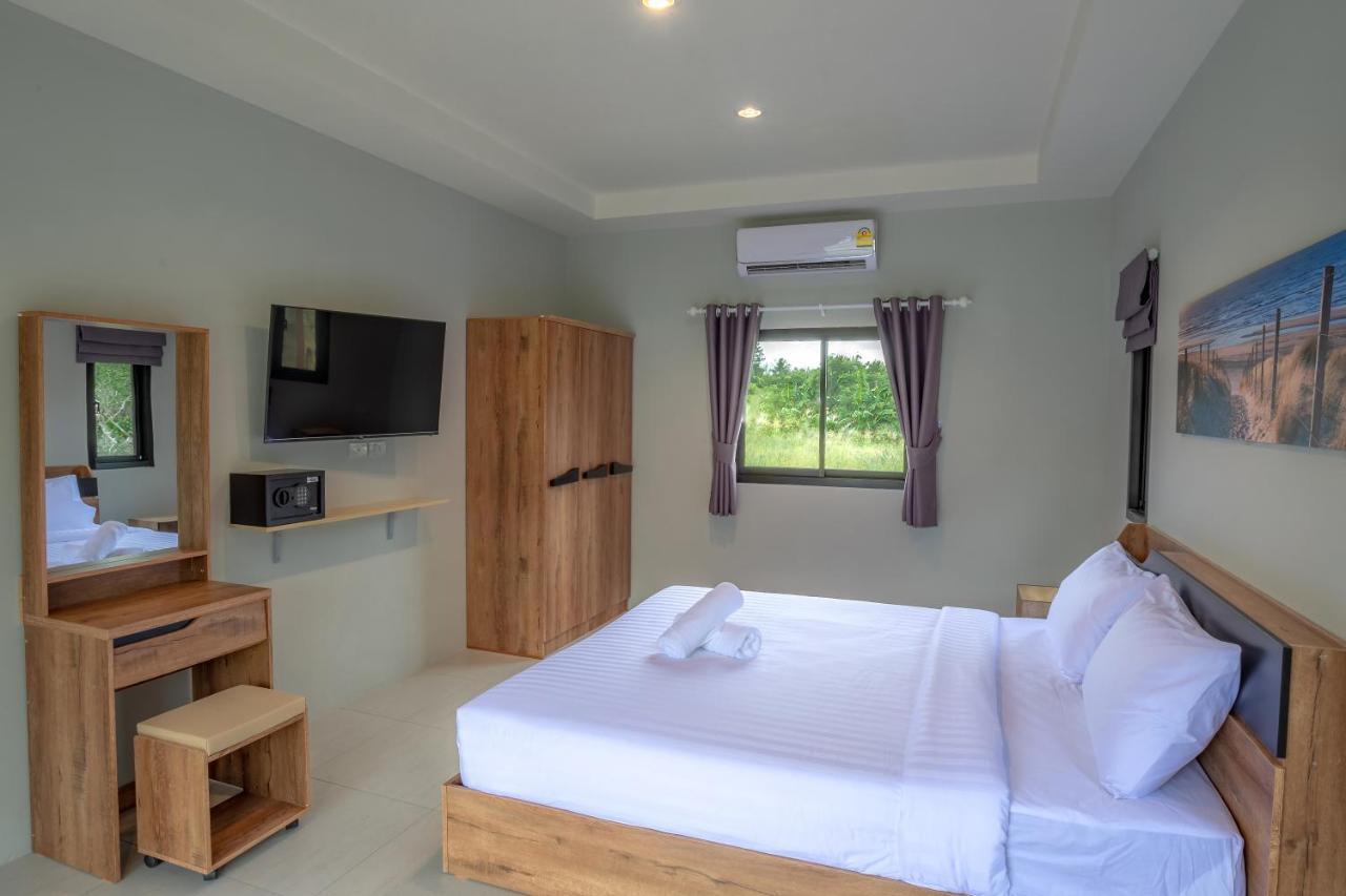Malinee Resort Pantai Bang Tao Bagian luar foto